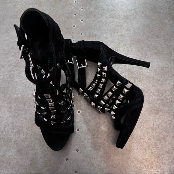 ZARA BLACK SUEDE STUDDED HEELS 🔥 - Picture 5 of 7